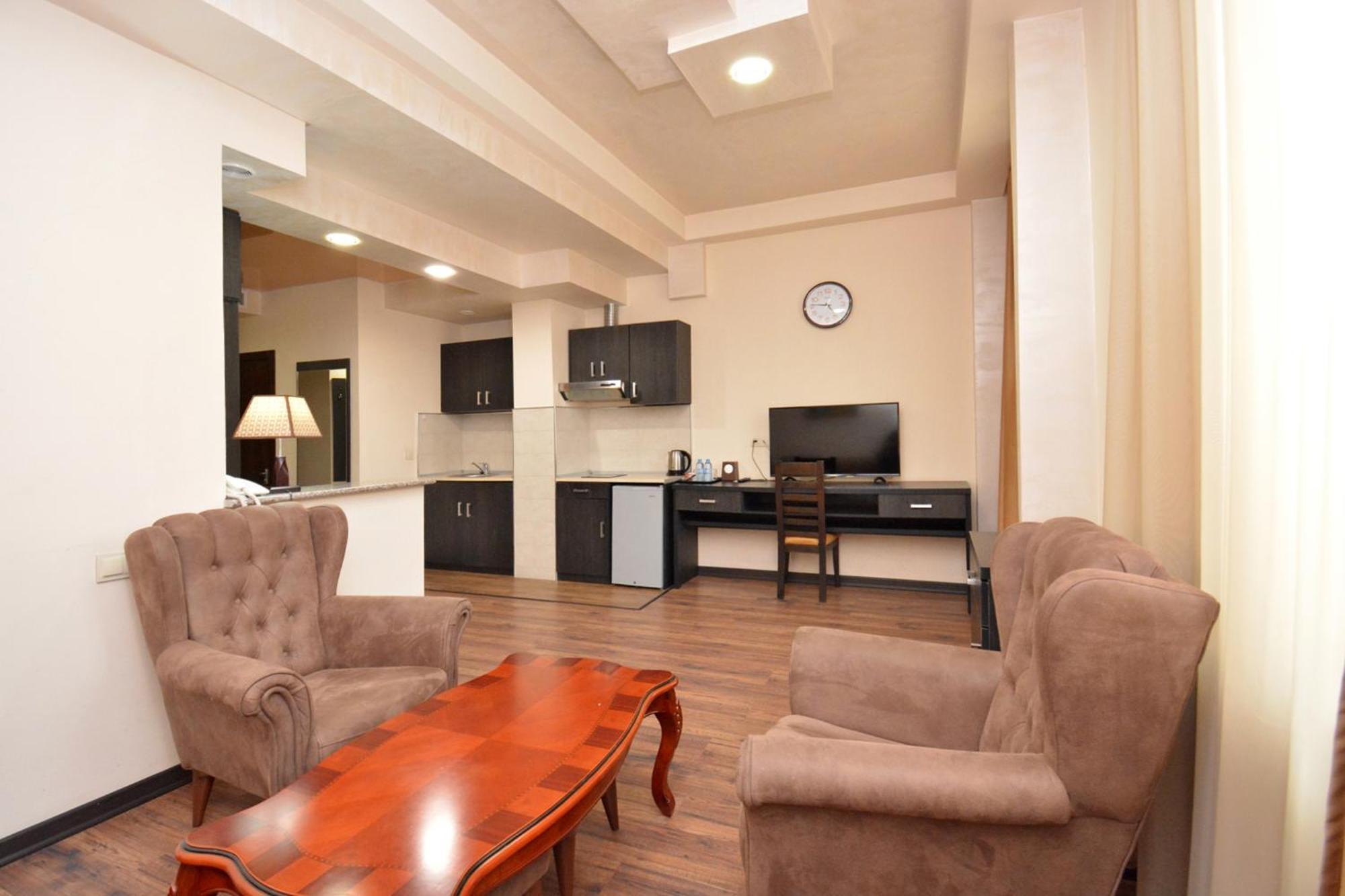 Partez Hotel Yerevan Bagian luar foto