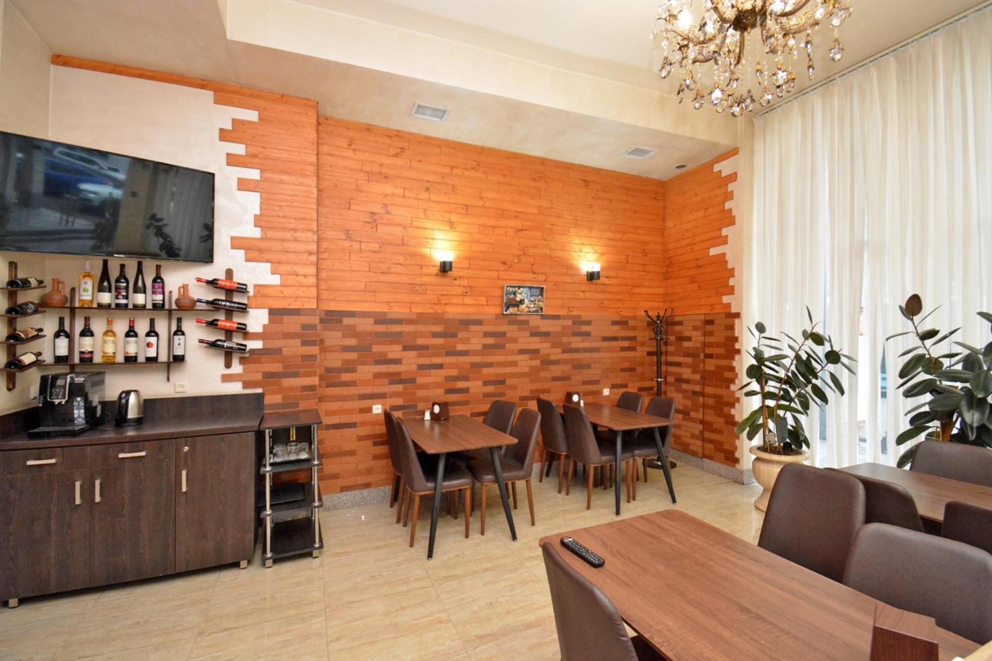 Partez Hotel Yerevan Bagian luar foto